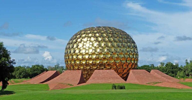 10 Places To Visit In India For An Out Of The World Experience