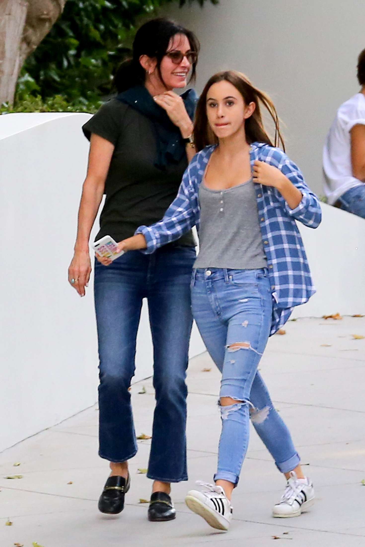 Courteney-Cox-With-Daughter-Coco-Arquette-in-Los-Angeles-