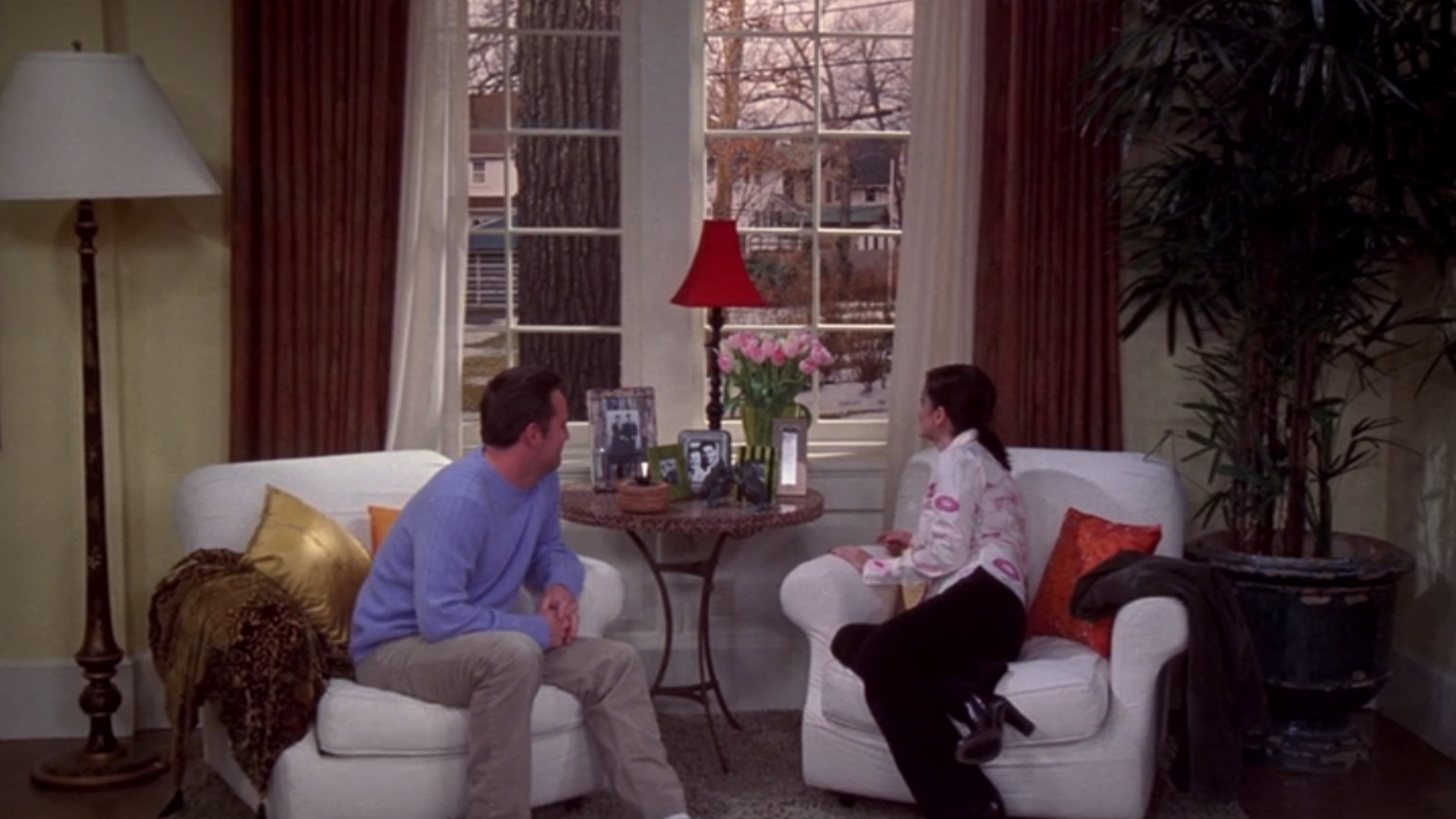 chandler and monica in new apartment
