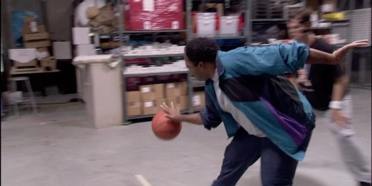 Stanley-Playing-Basketball-In-The-Office