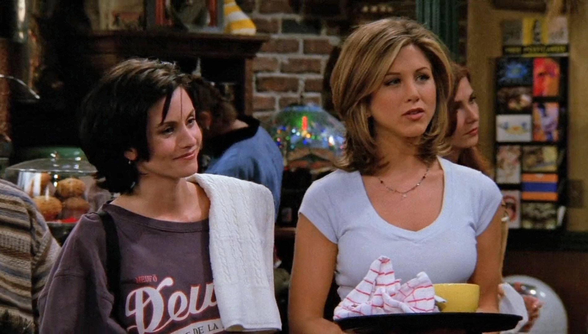 monica and rachel in coffee house